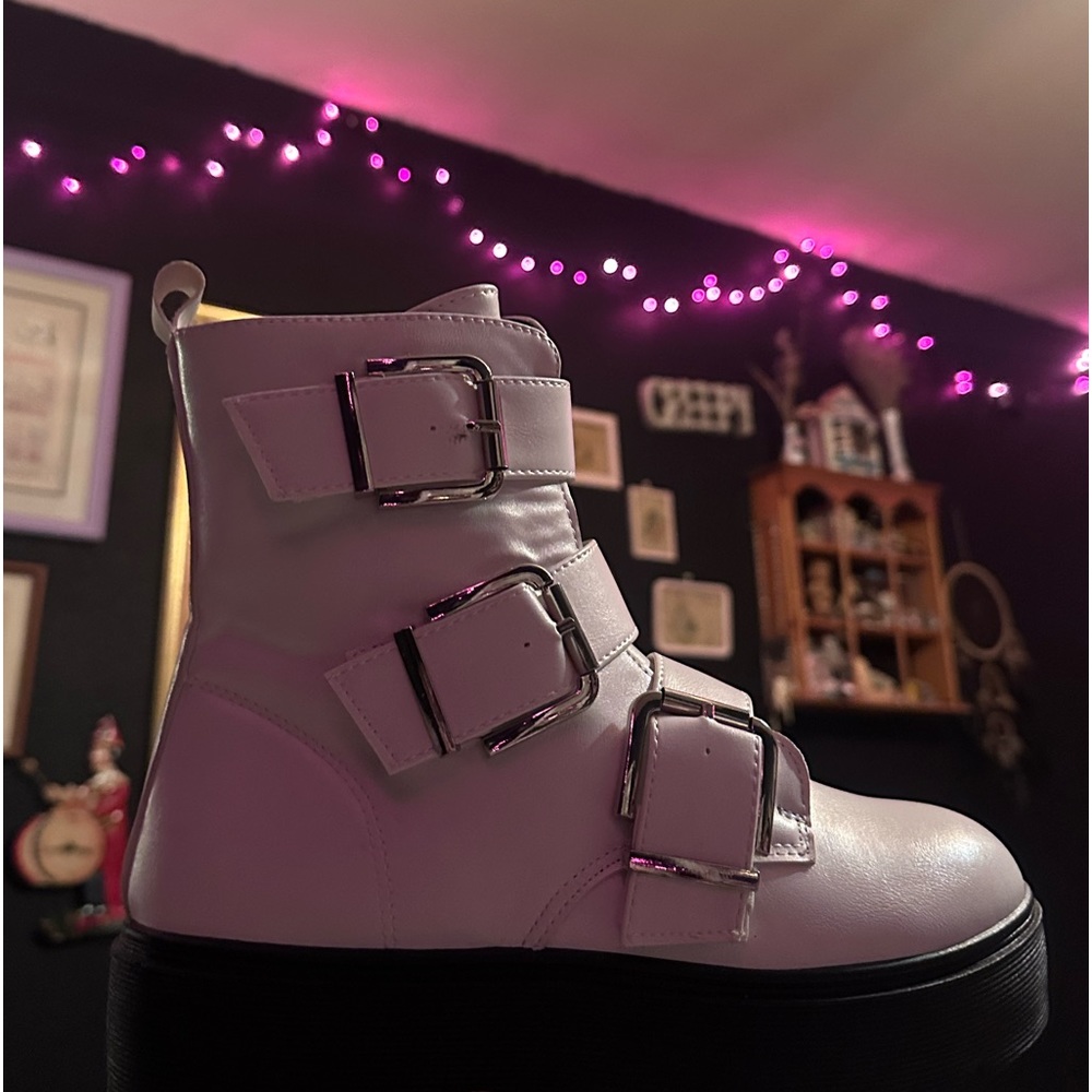 Dollskill platform buckle boots